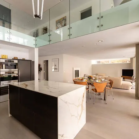 Exclusive Duplex Mansion With Sauna & Pool *