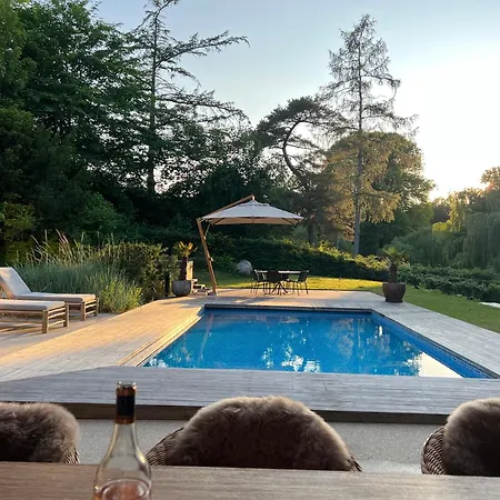 Exclusive Duplex Mansion With Sauna & Pool Apartment