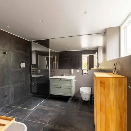 Exclusive Duplex Mansion With Sauna & Pool *