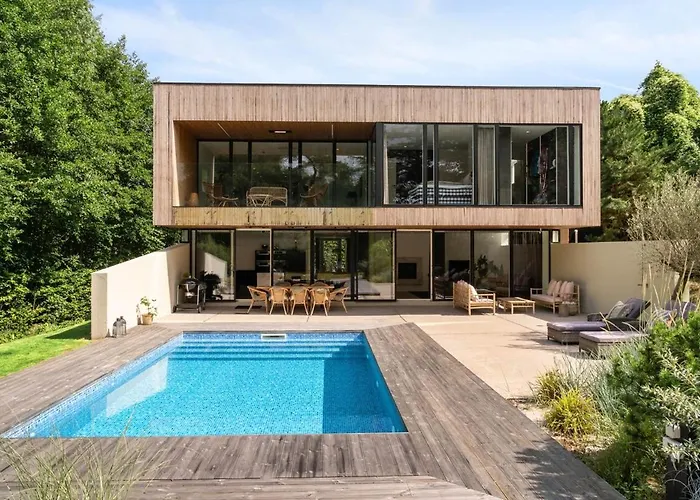 Exclusive Duplex Mansion With Sauna & Pool Charlottenlund