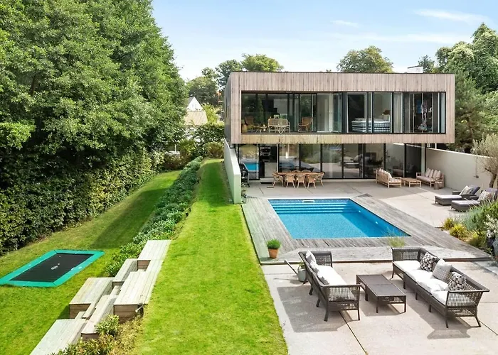 Exclusive Duplex Mansion With Sauna & Pool Apartment