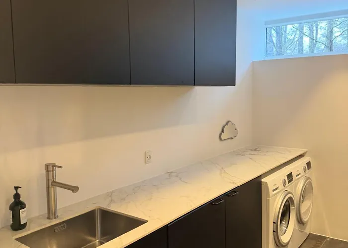 Exclusive Duplex Mansion With Sauna & Pool *