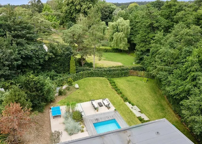 Exclusive Duplex Mansion With Sauna & Pool Charlottenlund