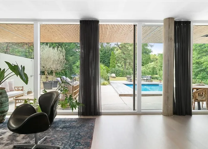 Exclusive Duplex Mansion With Sauna & Pool