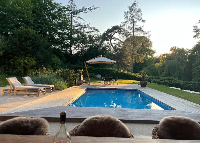 Exclusive Duplex Mansion With Sauna & Pool Apartment