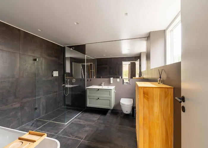 Exclusive Duplex Mansion With Sauna & Pool *