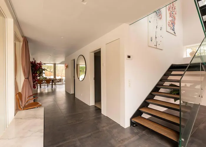Exclusive Duplex Mansion With Sauna & Pool *